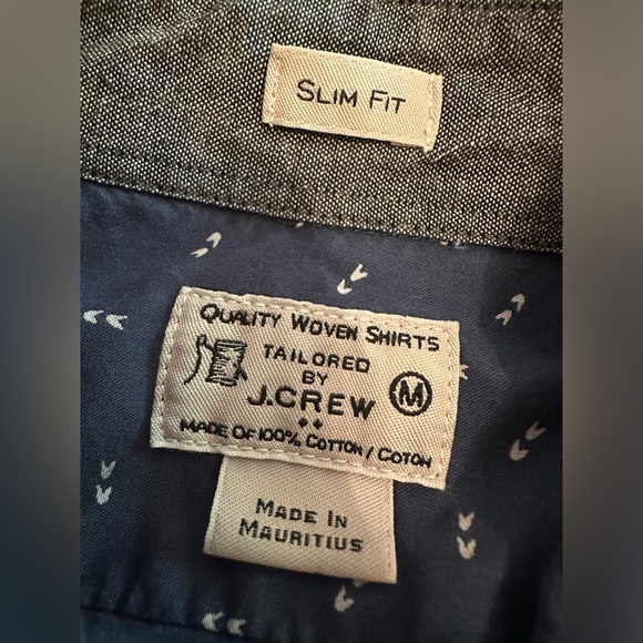 Bundle of Name Brand Men’s Button-ups - Picture 2 of 7